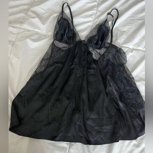 Victoria’s Secret NWOT black lace lingerie teddy slip size L with open back